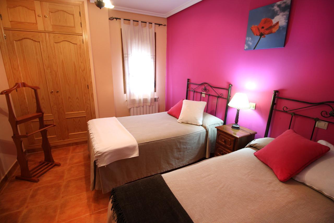 Sierra De Monfrague Apartment Torrejon el Rubio Exterior photo